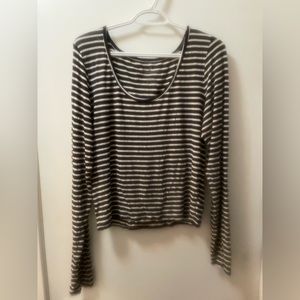 Long-sleeved black and white striped top